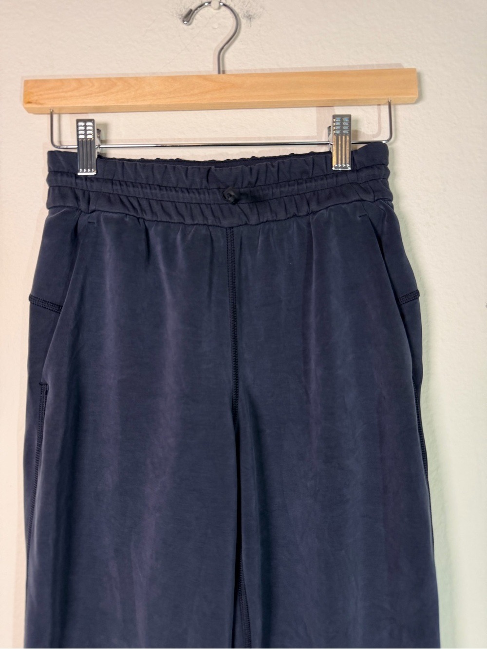 Lululemon Softstreme High-Rise Straight Leg Cropped Pants Gray Size 2 - Picture 7 of 10